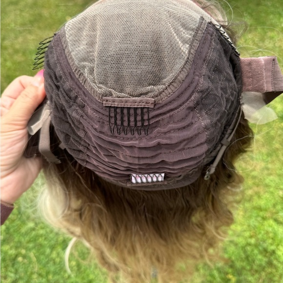 Vanessa luxe Chelsey Smith Cosmetics Wig - Picture 5 of 7